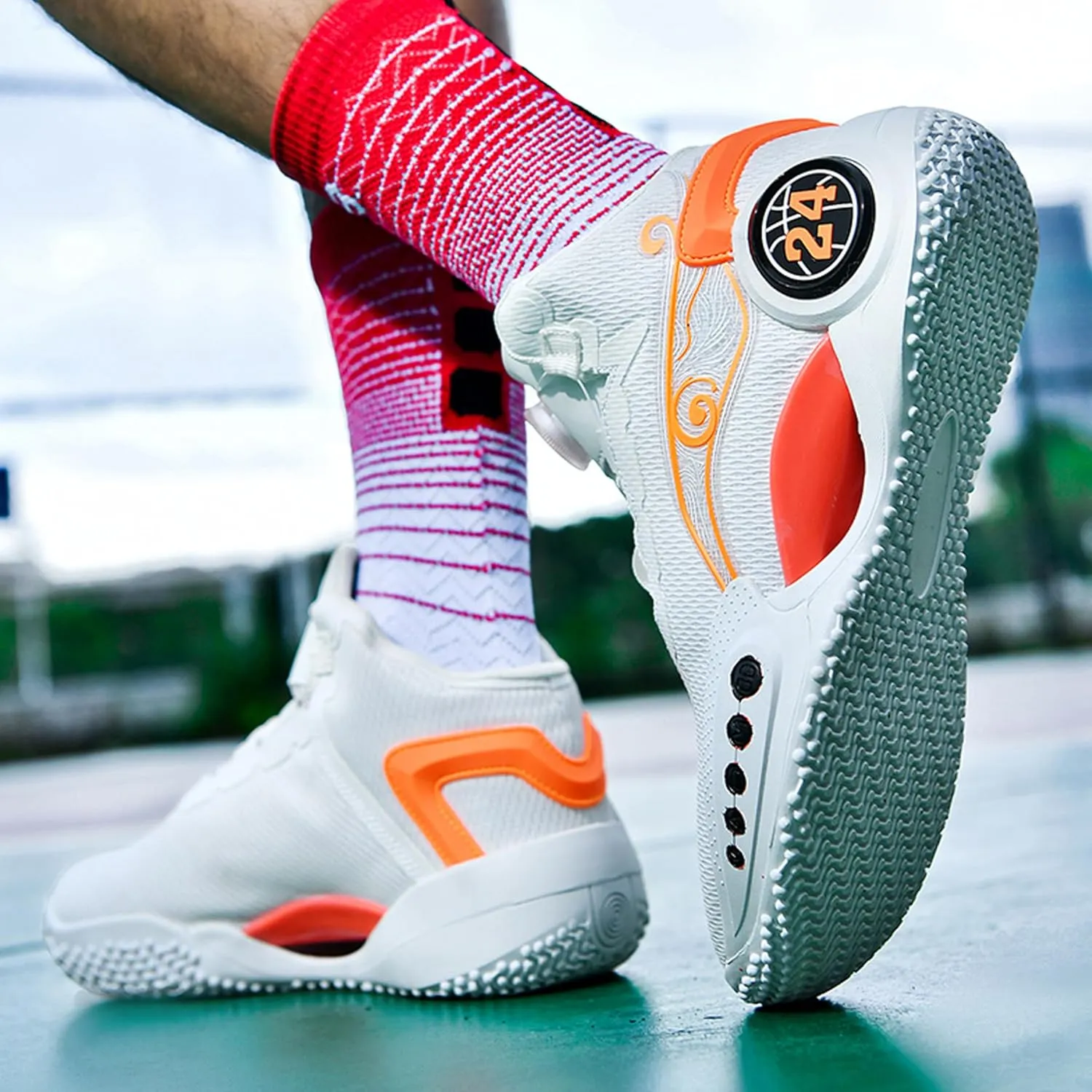 Men's Basketball Shoes Anti-Slip and Wear-Resistant Soles Running Shoes Graffiti Design Fashionable Sports Shoes