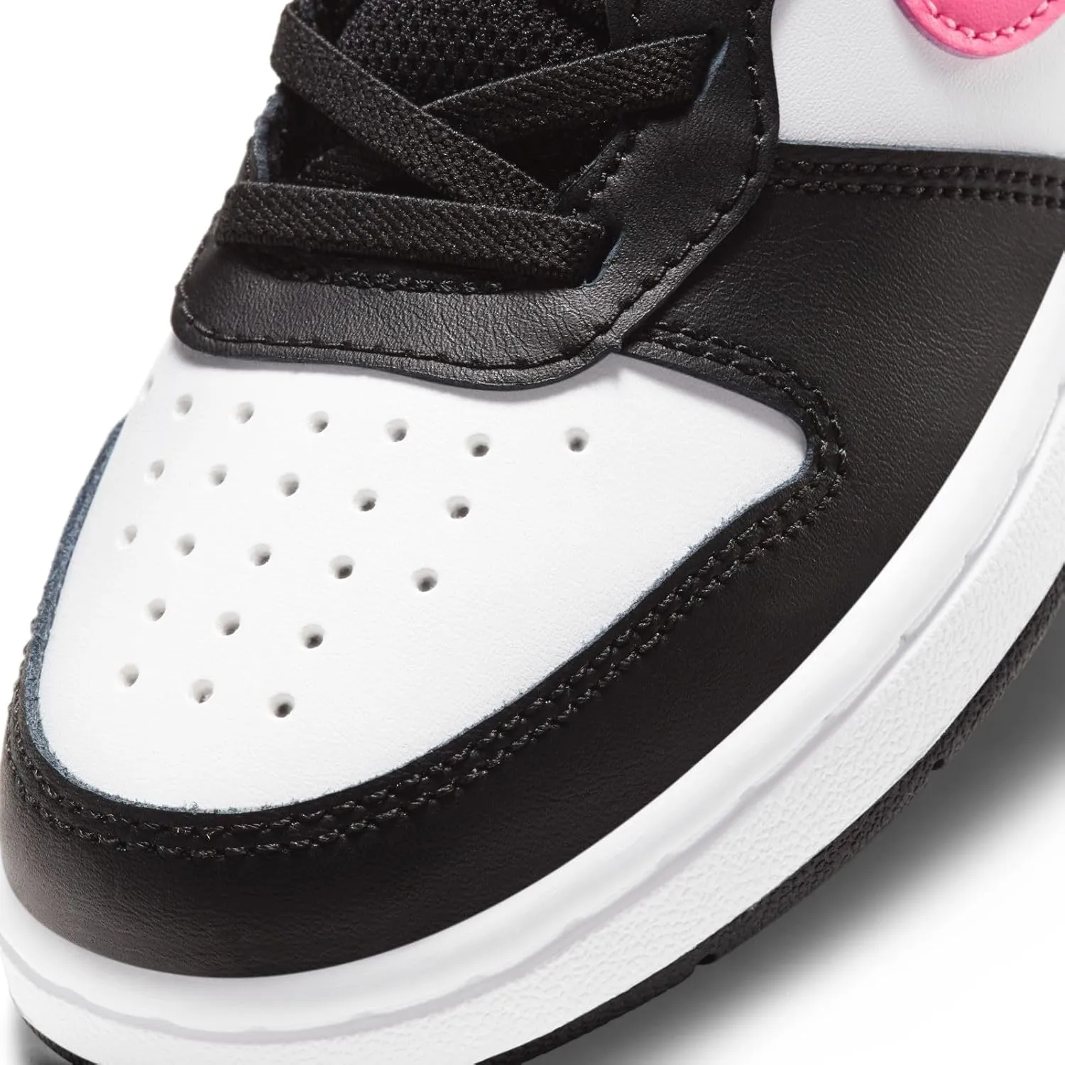 NIKE Boy's Sneaker